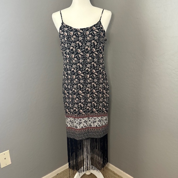 Forever 21‎ Boho Floral & Fringe Midi Dress Size M - Picture 1 of 10